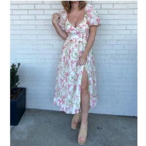 ASTR sasilia floral midi dress pink cream floral Women’s Medium NWT Puff Sleeve